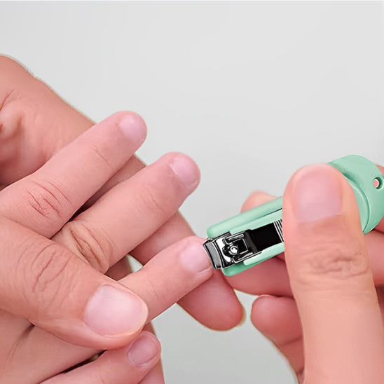 Coupe ongle pour bebe main